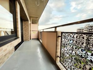 八バルコニー